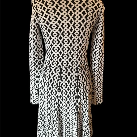 INC International Concepts Monochrome Patterned Zip Dress - Picture 3 of 6